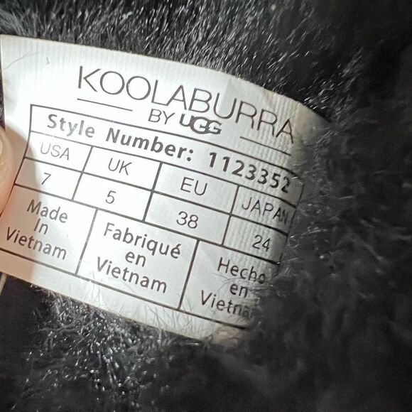 KOOLABURRA BY UGG FUZZ ON FAUX-FUR SLIDE ON BLACK SANDALS - Picture 6 of 12